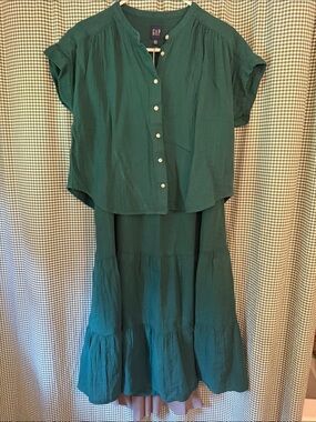 GAP  green gauze set with Button-Front Top and skirt
